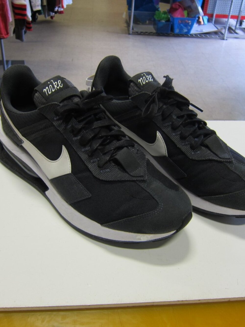 Nike Air Max Pre Day Men;s 13 Black/White/Anthracite Shoe's DC9402-001